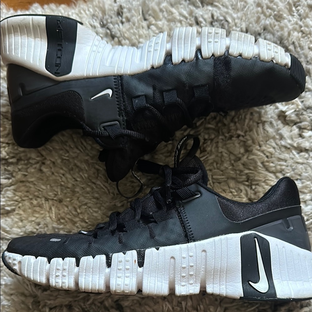 Nike Black and White Athletic Shoes